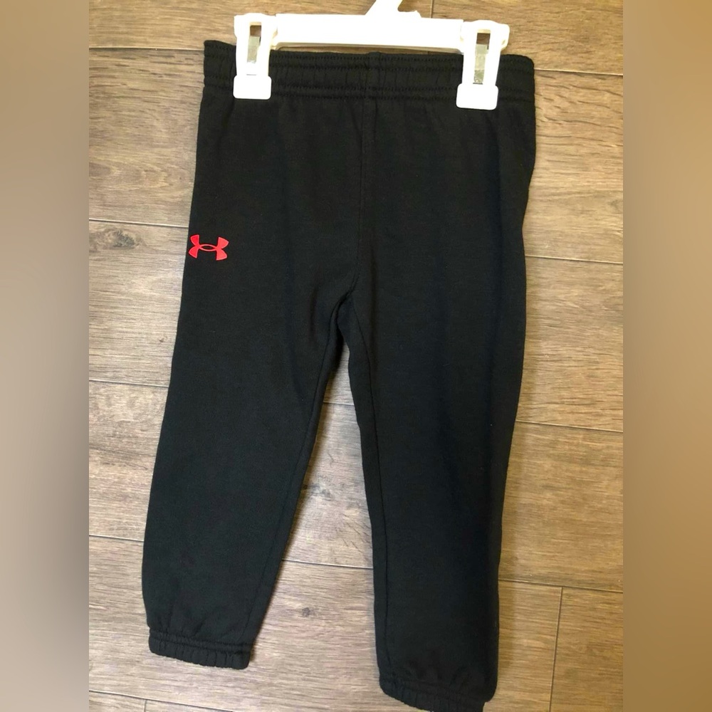 Under Armour 2T black joggers with red emblem EUC